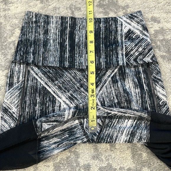 Lululemon Hot To Street Pant Heat Wave White Black Black Sheer Mesh Sz 2 - Picture 10 of 16